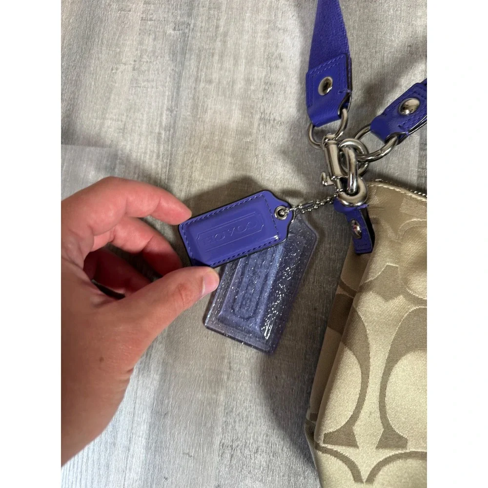 Coach signature poppy